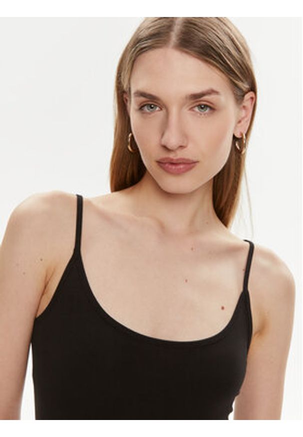 Gina Tricot Top 22470 Czarny Slim Fit. Kolor: czarny. Materiał: bawełna