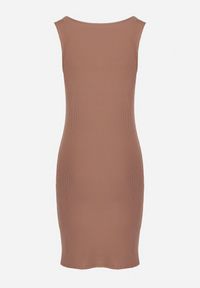 Born2be - Brązowa Dopasowana Sukienka z Bawełną Nerisave. Okazja: na co dzień. Kolor: brązowy. Materiał: bawełna. Typ sukienki: proste. Styl: klasyczny, casual, elegancki #4