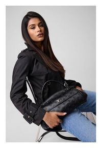 Guess Torebka 182747 Czarny. Kolor: czarny #4