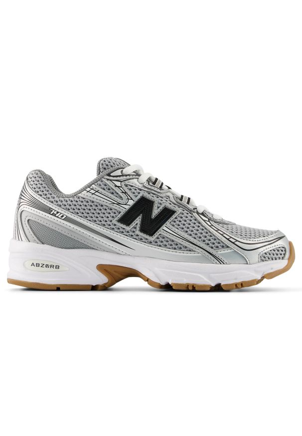 Buty dziecięce New Balance GR740GB – szare. Kolor: szary. Materiał: materiał, syntetyk. Szerokość cholewki: normalna. Sezon: lato. Sport: turystyka piesza