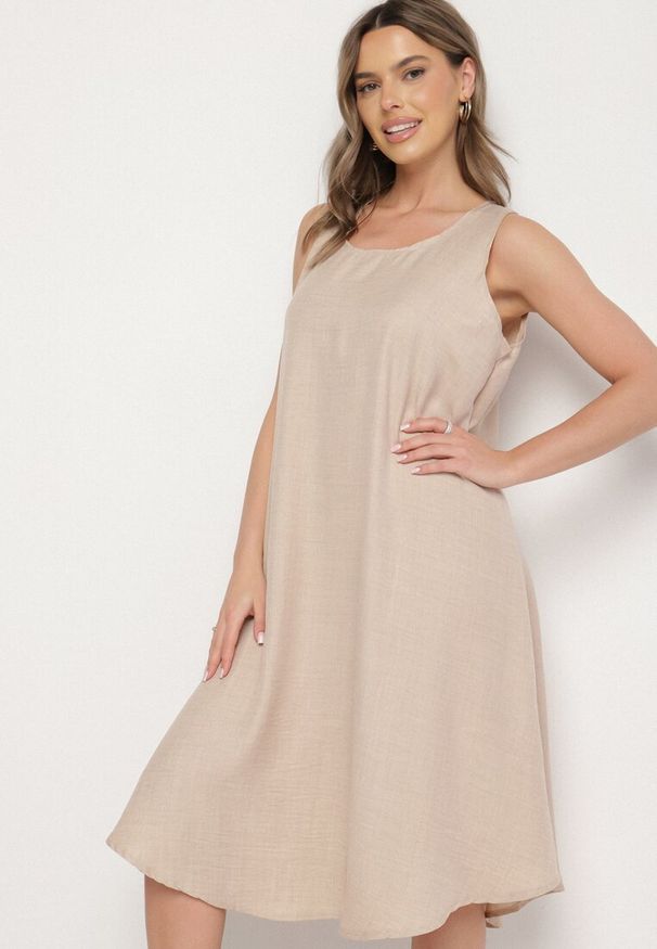 Born2be - Beżowa Rozkloszowana Klasyczna Sukienka Lunetira. Okazja: na spacer, na co dzień. Kolor: beżowy. Materiał: jeans. Typ sukienki: proste. Styl: klasyczny