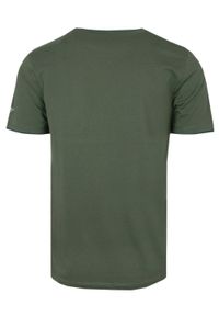 Prosty T-Shirt Męski z Lamówką na Dekolcie - Pako Jeans - Oliwkowy. Okazja: na co dzień. Kolor: oliwkowy. Materiał: bawełna. Styl: casual #2