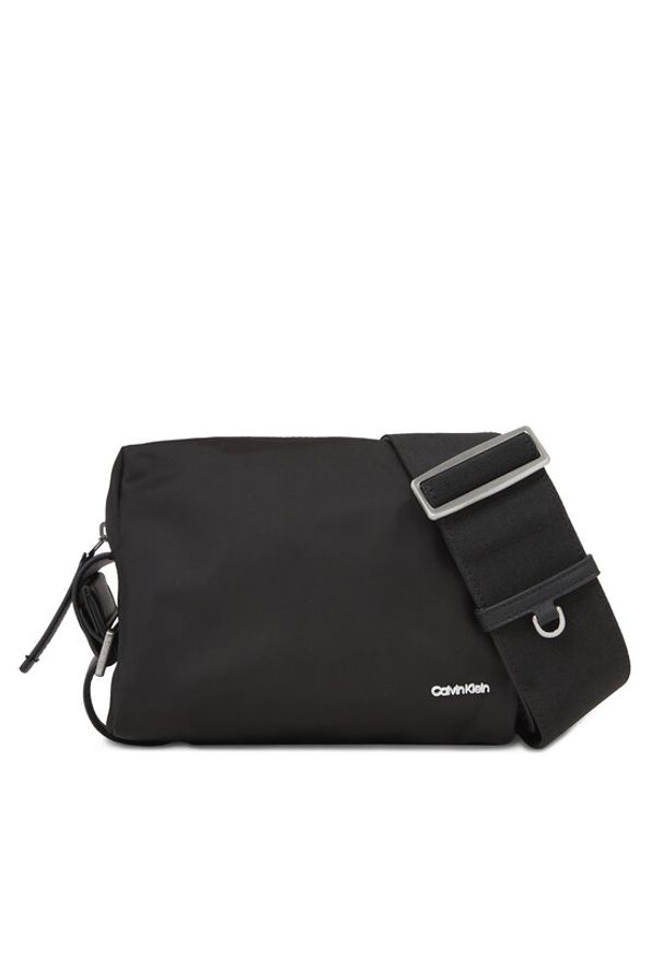 Calvin Klein Torebka Wide Strap Nylon Camera Bag K60K611071 Czarny. Kolor: czarny