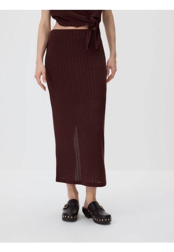 Reserved - Dzianinowa spódnica midi - ciemnobrązowy. Kolor: brązowy. Materiał: dzianina