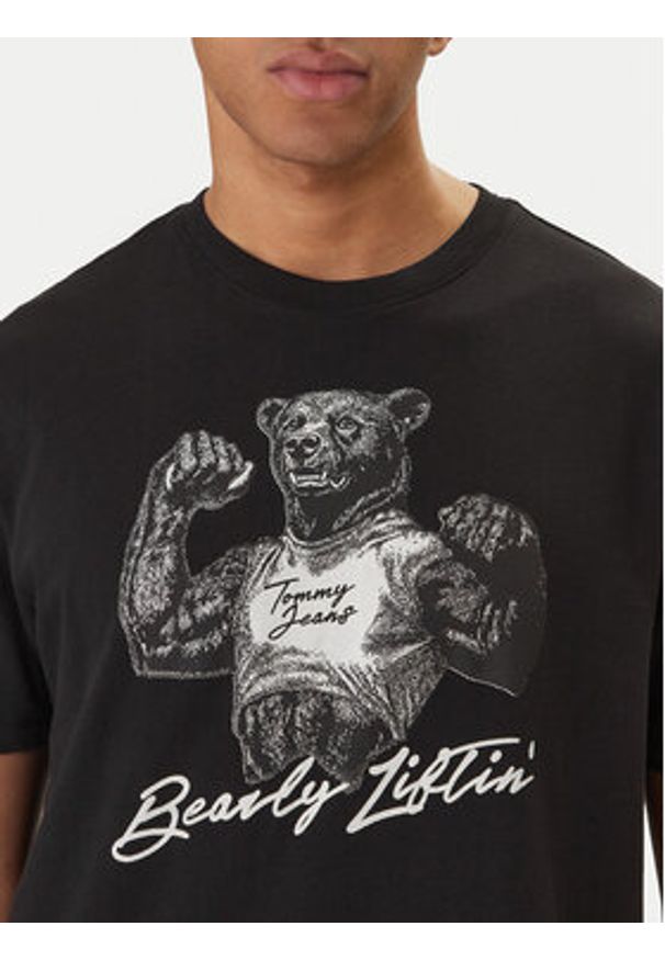 Tommy Jeans T-Shirt Bear DM0DM22543 Czarny Relaxed Fit. Kolor: czarny. Materiał: bawełna