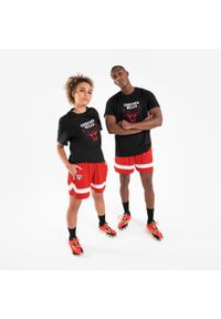 TARMAK - Koszulka do gry w koszykówkę unisex Tarmak NBA Chicago Bulls TS 900. Kolor: czarny, wielokolorowy. Materiał: bawełna, poliester, materiał. Sport: koszykówka