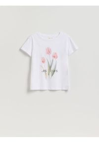 Reserved - T-shirt z nadrukiem - biały. Kolor: biały. Materiał: dzianina, bawełna. Wzór: nadruk