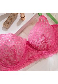 Intica - Komplet bielizny z haftem elegancki i komfortowy Aindrea. Kolor: różowy. Materiał: tkanina. Wzór: haft #4