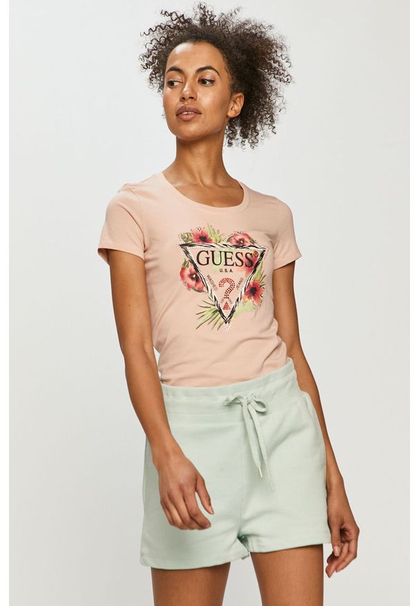 Guess - T-shirt. Okazja: na co dzień. Kolor: różowy. Materiał: elastan, bawełna, dzianina, wiskoza. Wzór: nadruk, aplikacja. Styl: casual