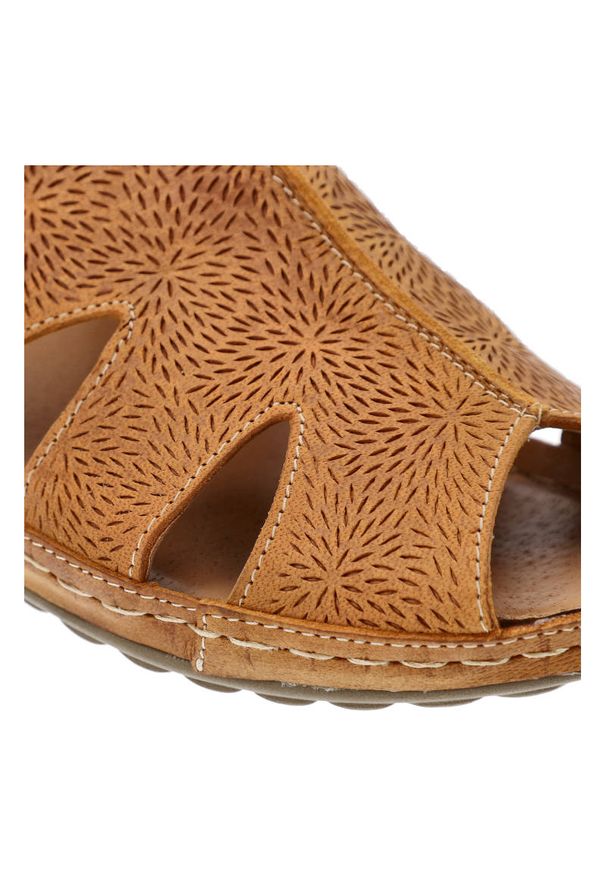 Pomarańczowe Sandały Kampa Wygodne Skórzane Buty Na Lato. Okazja: na spacer. Zapięcie: pasek. Kolor: pomarańczowy. Materiał: skóra. Wzór: ażurowy, aplikacja. Sezon: lato. Styl: elegancki
