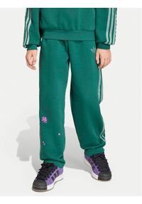 Adidas - adidas Spodnie dresowe Minecraft KE2759 Zielony Loose Fit. Kolor: zielony. Materiał: syntetyk #1
