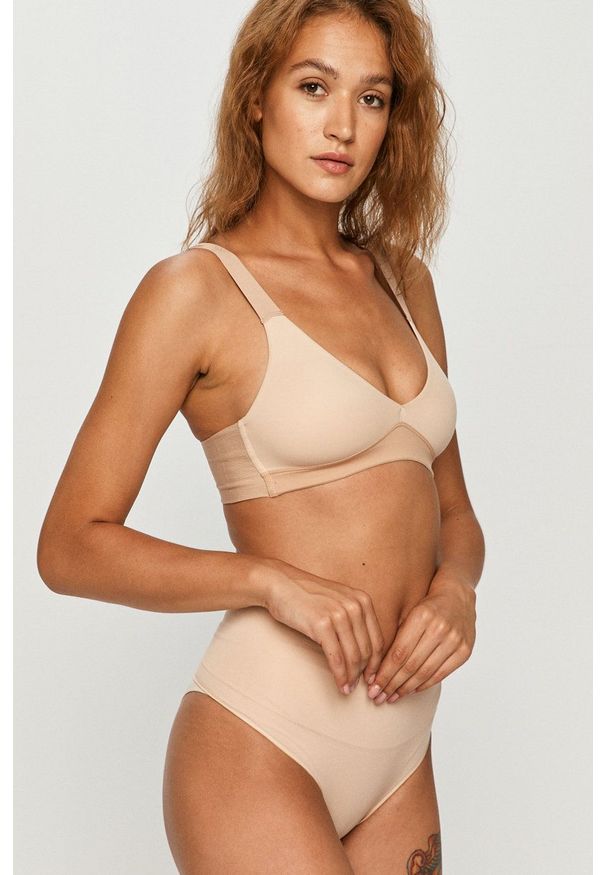 Spanx - Stringi modelujące Everyday Shaping. Kolor: beżowy. Materiał: dzianina. Wzór: gładki