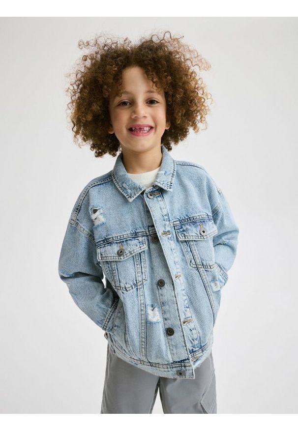 Reserved - Jeansowa kurtka oversize - niebieski. Kolor: niebieski. Materiał: jeans. Styl: klasyczny