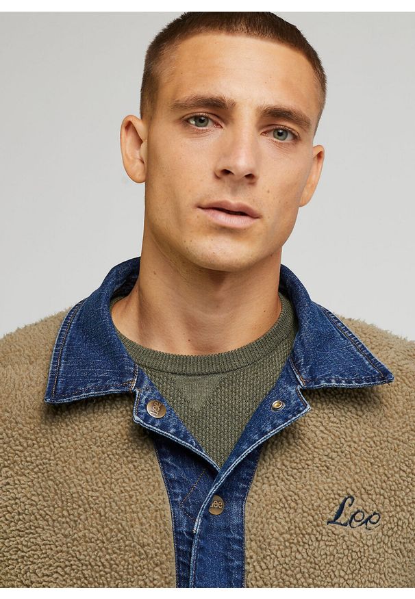 Lee - LEE REVERSABLE RIDER JACKET MĘSKA KURTKA JEANSOWA DŻINSOWA NA GUZIKI MID DARK L89HPME46. Materiał: jeans