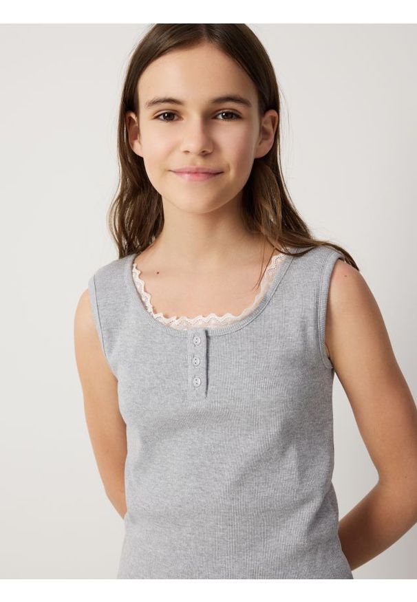 Reserved - Top z koronkową wstawką - jasnoszary. Kolor: szary. Materiał: koronka