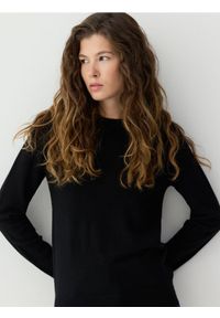 Reserved - Wełniany sweter z dodatkiem kaszmiru - czarny. Kolor: czarny. Materiał: wełna, kaszmir