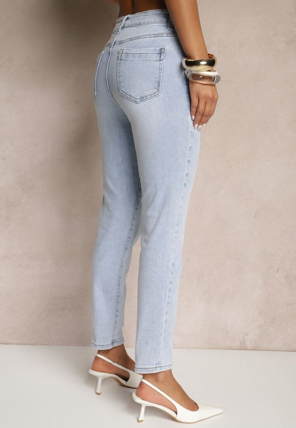 Renee - Jasnoniebieskie Jeansy Slim Regular Waist Ravionne. Kolor: niebieski. Styl: klasyczny