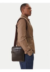 Guess Saszetka HMFITC P5123 Brązowy. Kolor: brązowy. Materiał: skóra #1