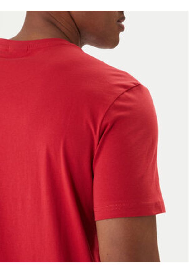 Napapijri T-Shirt Salis NP0A4H8D Czerwony Regular Fit. Kolor: czerwony. Materiał: bawełna