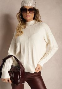 Renee - Jasnobeżowy Sweter Półgolf z Ozdobnym Tłoczeniem Porttis. Kolor: beżowy. Sezon: zima