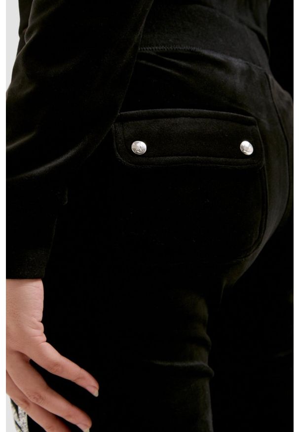 Juicy Couture - JUICY COUTURE Czarne damskie spodnie dresowe Layla Caviar Trackpant, Rozmiar XS. Kolor: czarny. Materiał: dresówka