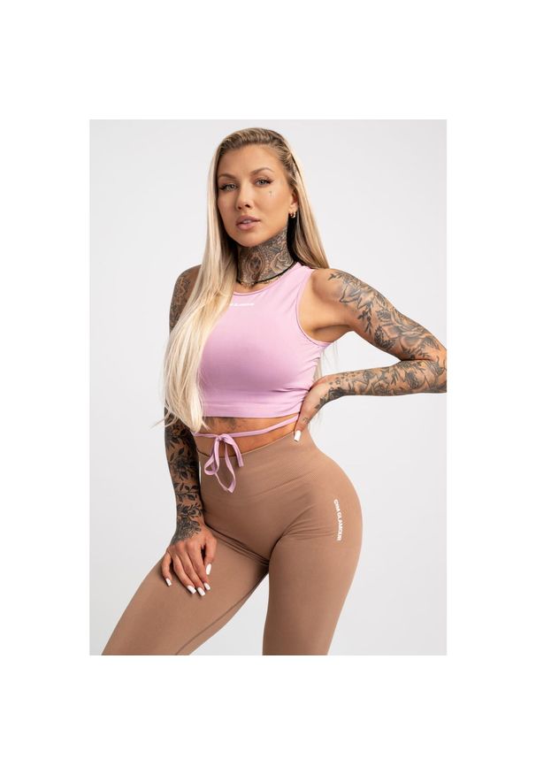 GYM GLAMOUR - Top fitness damski Gym Glamour wiązany. Kolor: różowy. Styl: glamour