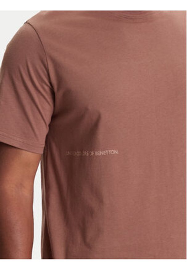 United Colors of Benetton - United Colors Of Benetton T-Shirt 30964M01W Beżowy Regular Fit. Kolor: beżowy. Materiał: bawełna
