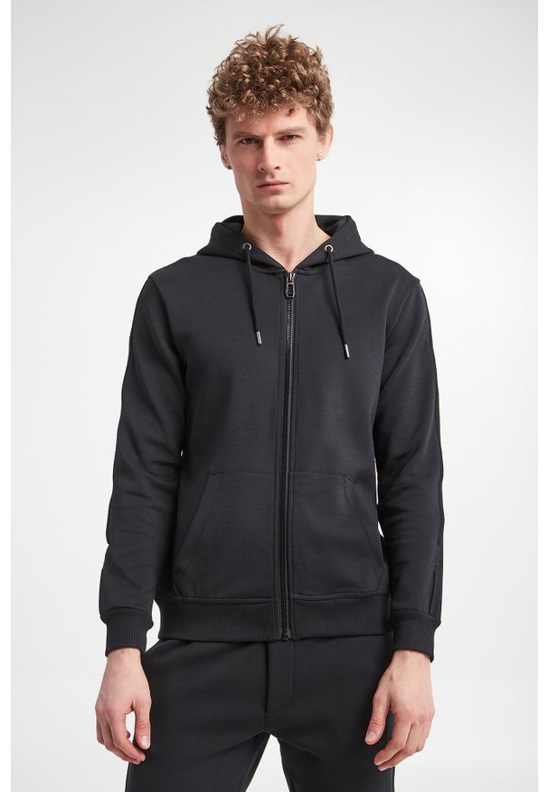 Bluza dresowa męska Sarkis JOOP!. Materiał: bawełna, materiał, dresówka. Wzór: haft