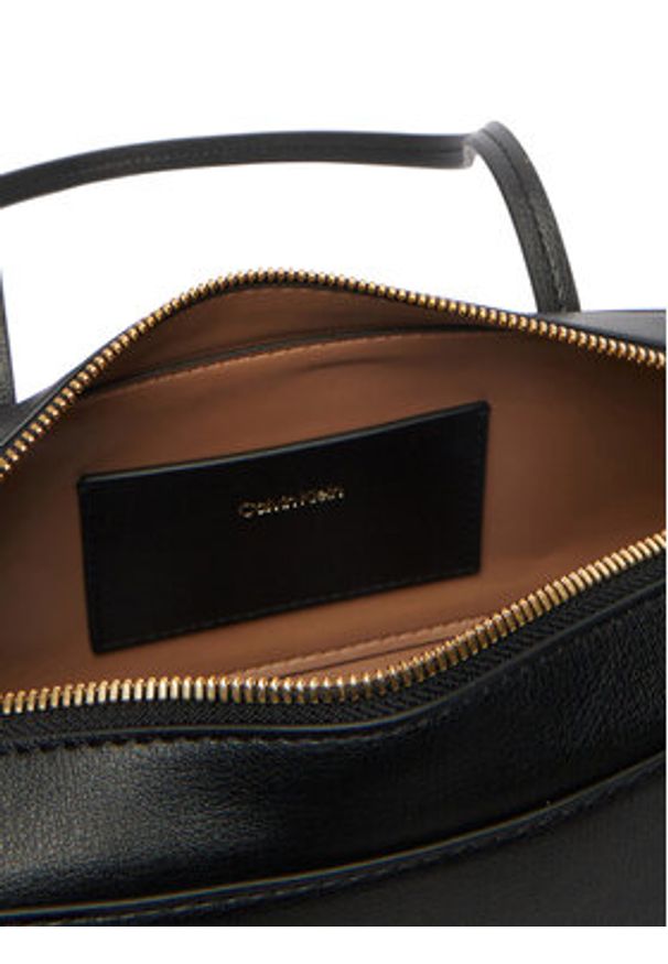 Calvin Klein Torebka Foil Logo Bauletto LV04F3636G Czarny. Kolor: czarny. Materiał: skórzane