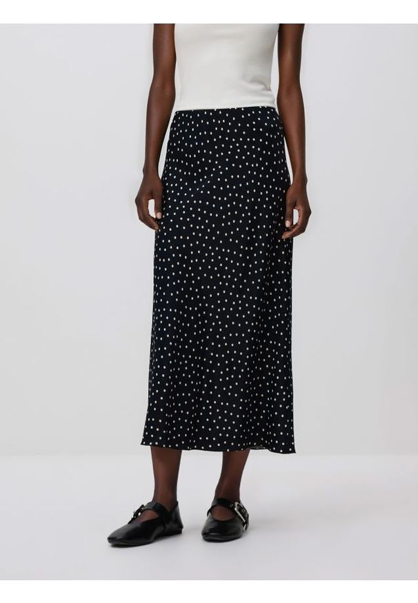 Reserved - Spódnica z wiskozy - czarny. Kolor: czarny. Materiał: wiskoza. Wzór: gładki