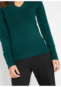 Sweter z dekoltem w serek bonprix głęboki zielony. Typ kołnierza: dekolt w serek. Kolor: zielony #3