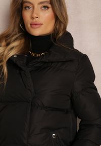 Renee - Czarna Kurtka Pikowana ze Stójką Heleis. Typ kołnierza: kołnierzyk stójkowy. Kolor: czarny. Wzór: jednolity. Sezon: zima, jesień #3