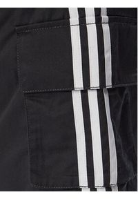 Adidas - adidas Szorty materiałowe Adicolor Cotton Twill Cargo Shorts KS9929 Czarny Relaxed Fit. Kolor: czarny. Materiał: bawełna #2