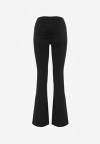 Born2be - Czarne Legginsy o Kroju Dzwonów z Wysokim Stanem i Modelującym Marszczeniem Pronone. Okazja: na co dzień. Stan: podwyższony. Kolor: czarny. Materiał: jeans. Długość: krótkie. Styl: elegancki, casual #2