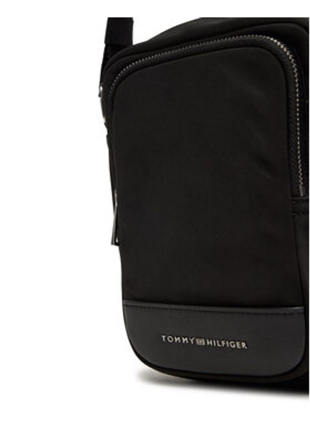 TOMMY HILFIGER - Tommy Hilfiger Saszetka Th Business Mini Reporter AM0AM13190 Czarny. Kolor: czarny. Materiał: materiał