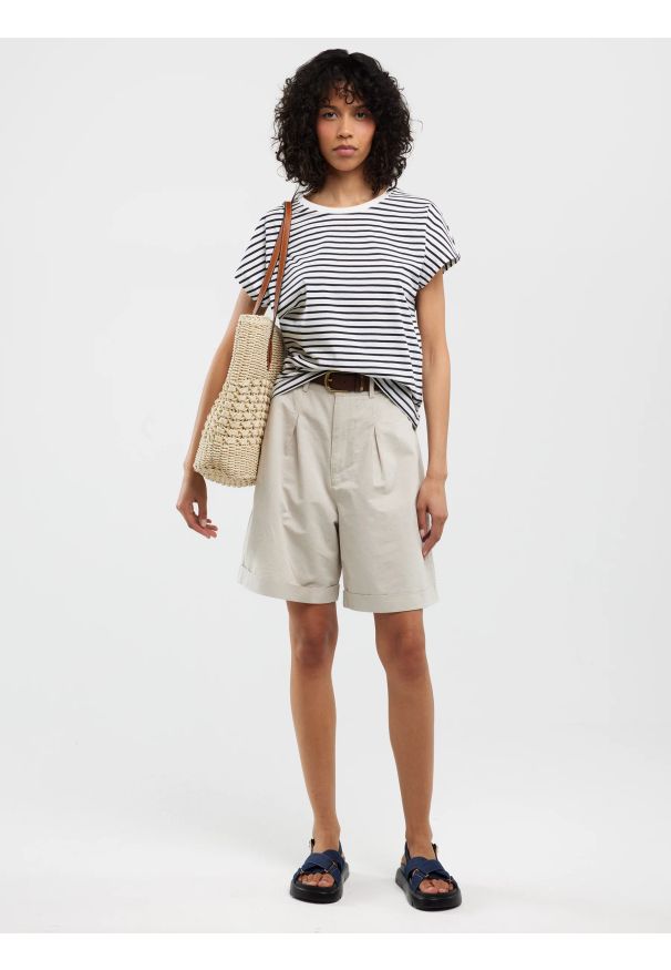 Big-Star - Koszulka damska w paski biało-granatowa Aleksa 403. Okazja: na co dzień. Kolor: niebieski. Materiał: dzianina, bawełna, żakard. Wzór: paski. Styl: casual, klasyczny