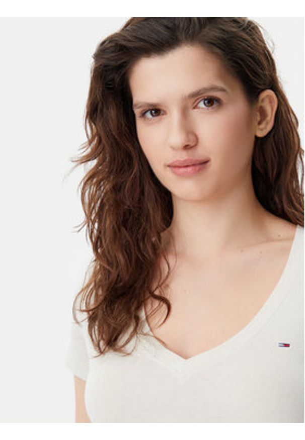 Tommy Jeans T-Shirt DW0DW20458 Beżowy Slim Fit. Kolor: beżowy. Materiał: bawełna