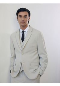 Reserved - Marynarka regular z dodatkiem wiskozy - beżowy. Kolor: beżowy. Materiał: wiskoza #1