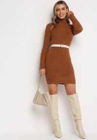 Born2be - Brązowa Prążkowana Sukienka z Golfem Dzianina z Wełną Sedia. Typ kołnierza: golf. Kolor: brązowy. Materiał: prążkowany, wełna, dzianina. Długość rękawa: długi rękaw. Długość: mini #2