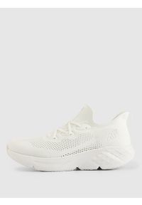 4f - 4F Niskie sneakersy wsuwane VELOCORE 2.0 damskie - białe 39. Okazja: na co dzień. Zapięcie: bez zapięcia. Kolor: biały. Materiał: dzianina, guma. Szerokość cholewki: normalna #1