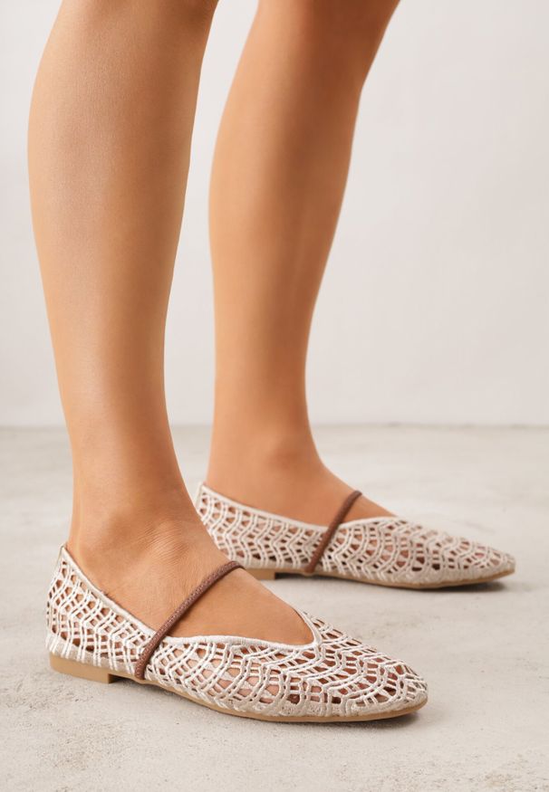 Born2be - Jasnobeżowe Ażurowe Balerinki z Imitacji Plecionki z Paskiem Naeraea. Okazja: na co dzień. Zapięcie: pasek. Kolor: beżowy. Materiał: len. Wzór: ażurowy. Sezon: wiosna, lato. Styl: casual, klasyczny