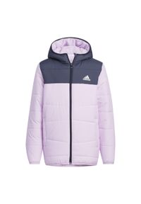 Adidas - Kurtka puchowa dla dzieci adidas. Kolor: różowy. Materiał: puch