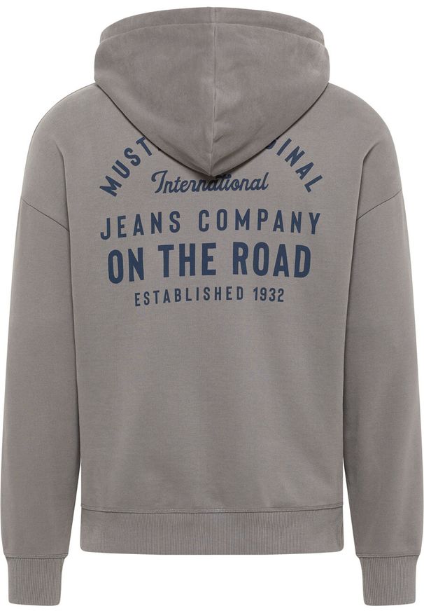 Mustang - MĘSKA BLUZA Z KAPTUREM MUSTANG LOGO Bennet Back Print Charcoal Gray 1014166 4063. Typ kołnierza: kaptur. Wzór: nadruk