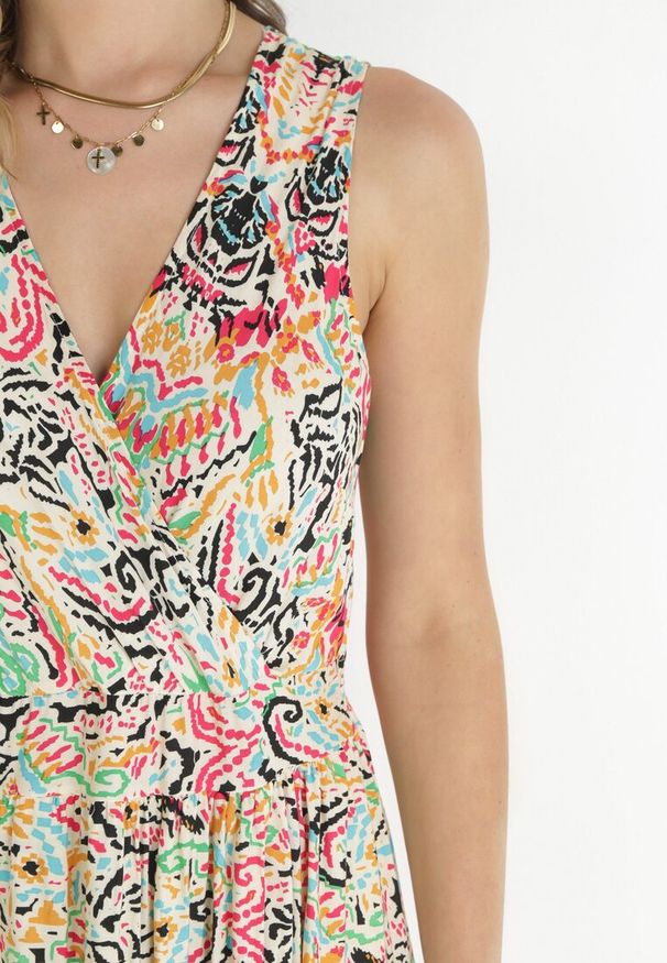 Born2be - Beżowa Sukienka Maxi o Kopertowym Kroju z Wiązaniem z Wiskozy Wilna. Kolor: beżowy. Materiał: wiskoza. Typ sukienki: kopertowe. Długość: maxi