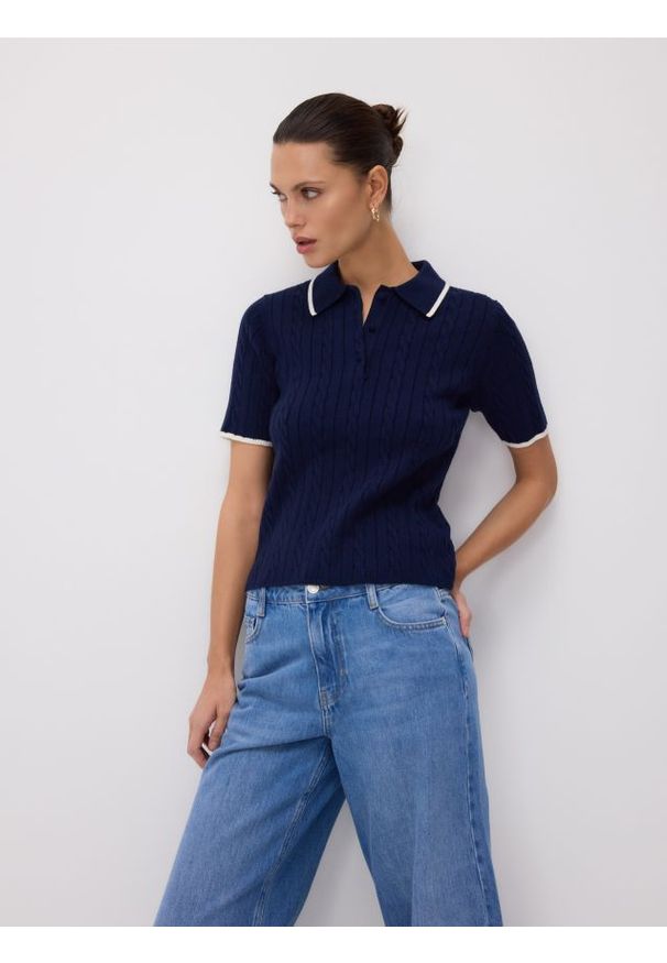 Reserved - Sweter polo z wiskozą - granatowy. Typ kołnierza: polo. Kolor: niebieski. Materiał: wiskoza