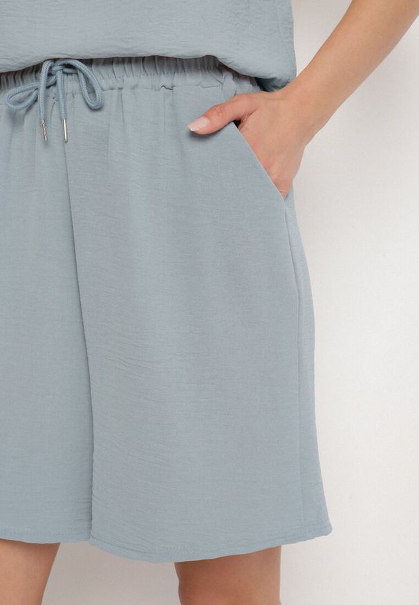 Born2be - Niebieskie Szorty z Bawełną z Wysokim Stanem i Sznurkiem Talonessa. Okazja: na spacer, na co dzień. Stan: podwyższony. Kolor: niebieski. Materiał: bawełna. Styl: casual, sportowy