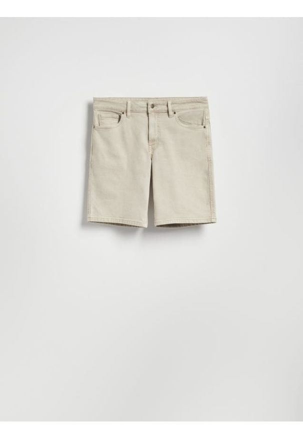 Reserved - Jeansowe szorty straight - beżowy. Kolor: beżowy. Materiał: jeans