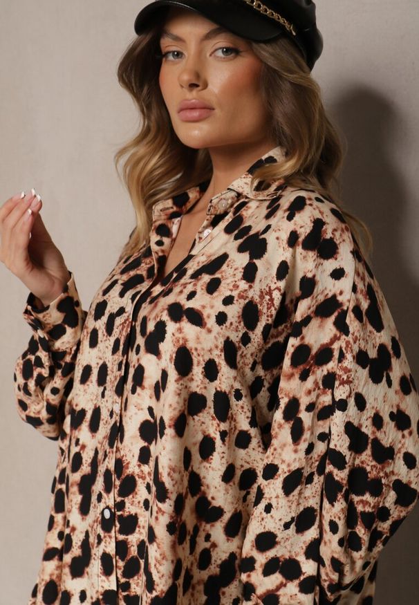 Renee - Beżowa Koszulowa Panterkowa Sukienka Typu Nietoperz z Wiskozy z Lnem Emindara. Okazja: na co dzień. Kolor: beżowy. Materiał: wiskoza, len. Wzór: motyw zwierzęcy. Typ sukienki: koszulowe. Styl: elegancki, casual, wizytowy