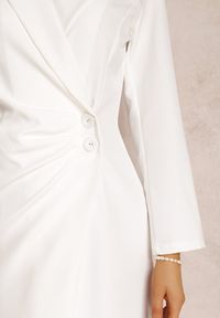 Renee - Biała Sukienka Semiche. Kolor: biały. Materiał: lakier. Typ sukienki: kopertowe, proste. Styl: elegancki, wizytowy. Długość: mini #5