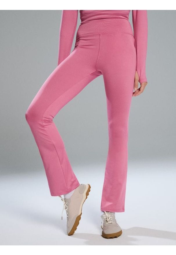 Sinsay - Spodnie sportowe ACTIVE - różowy. Kolor: różowy. Styl: sportowy